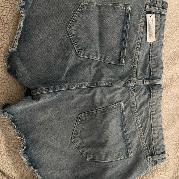 Juniors Hi Rise shorts - Picture 5 of 5